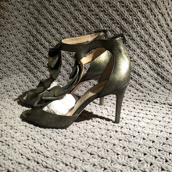 Elegant Louise et Cie Heels - Picture 3 of 5